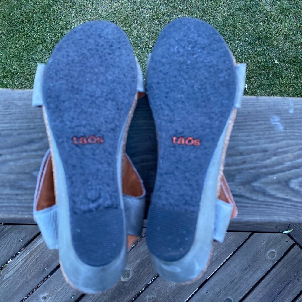 Taos Carousel Strappy Wedge Sandal Womens EUR 42 US 10.5 Distressed Gray Leather - Picture 7 of 14